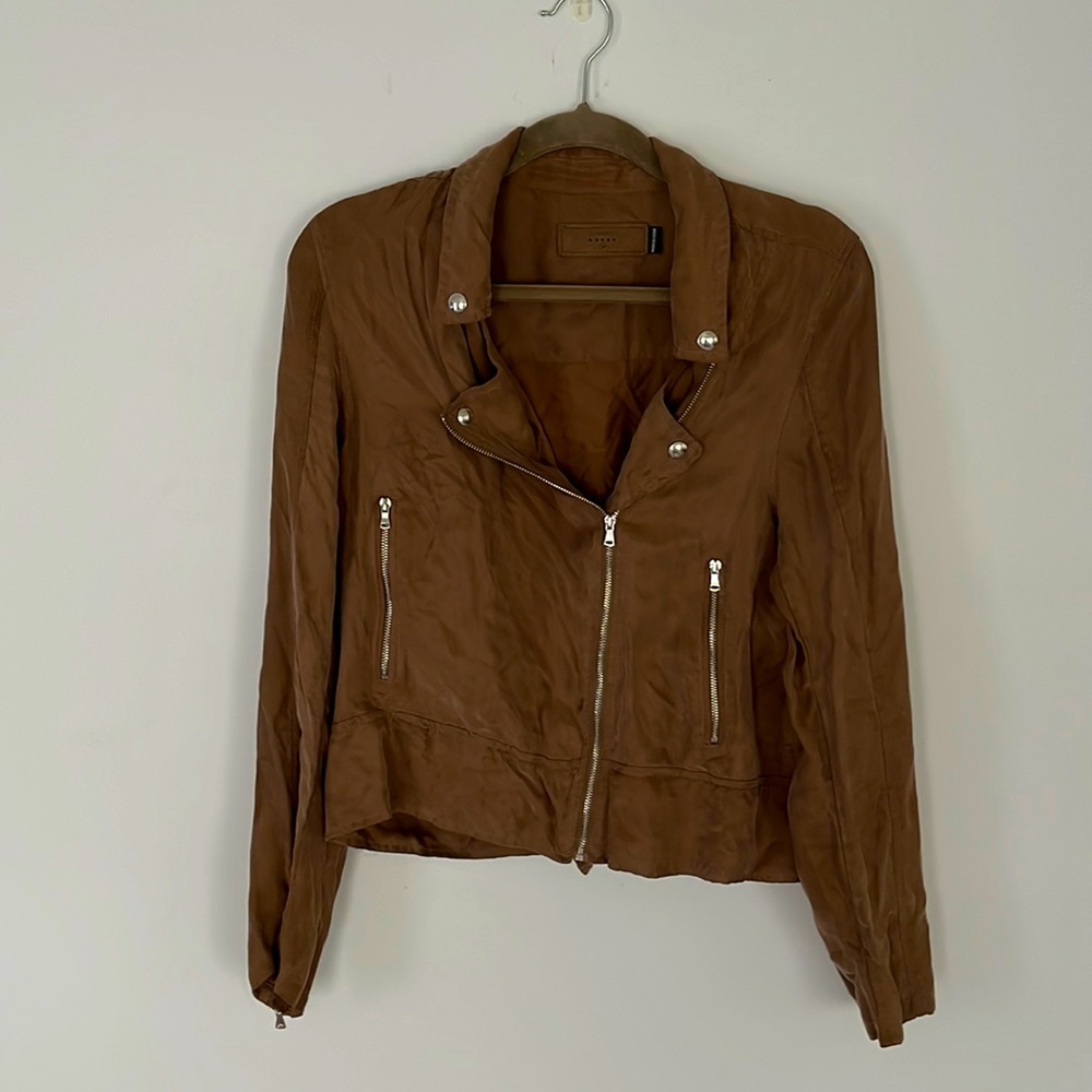 BLANKNYC Medium top